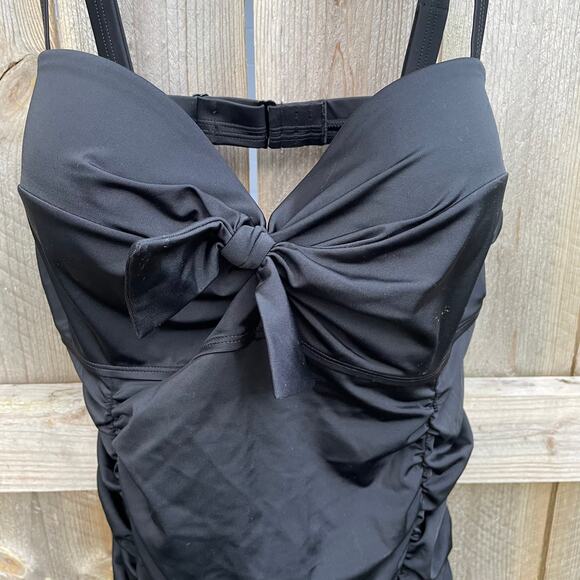 Torrid Swimsuit One Piece Black Bow Size 4 D/DD Underwire Ruched Summer Vacation - Picture 4 of 7